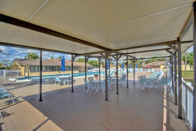 426 Pine Glen Lane A-1, Greenacres, FL 33463