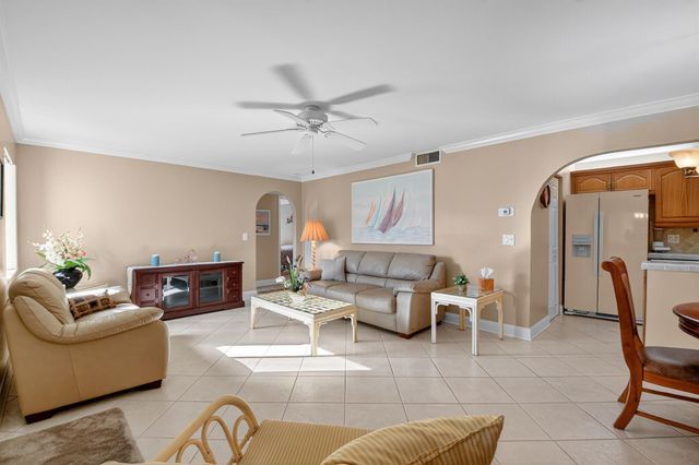 426 Pine Glen Lane A-1, Greenacres, FL 33463