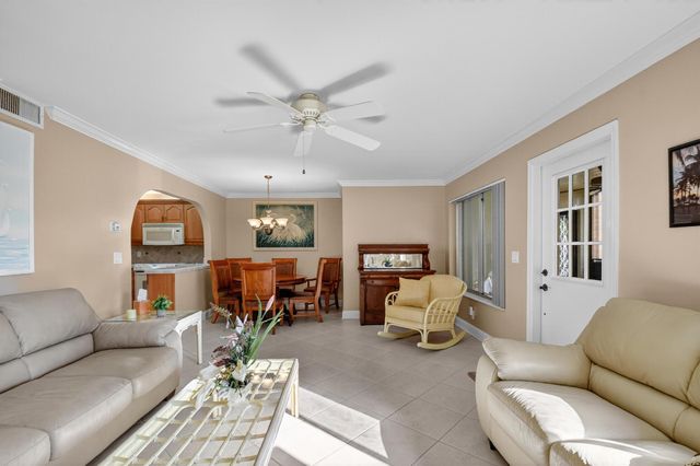 426 Pine Glen Lane A-1, Greenacres, FL 33463