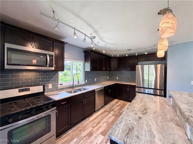 23691 Redfern Road, Columbia Station, OH 44028