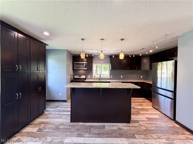 23691 Redfern Road, Columbia Station, OH 44028