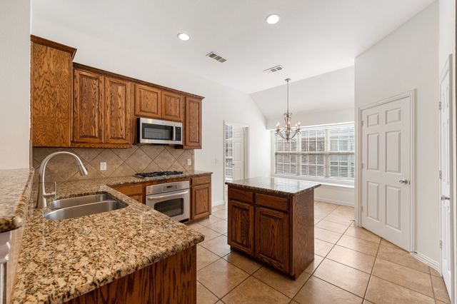 7510 Handen Drive, Rowlett, TX 75089