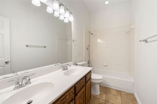 7510 Handen Drive, Rowlett, TX 75089