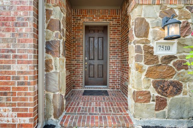 7510 Handen Drive, Rowlett, TX 75089