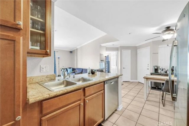 1980 Las Colinas Circle 301, Corona, CA 92879