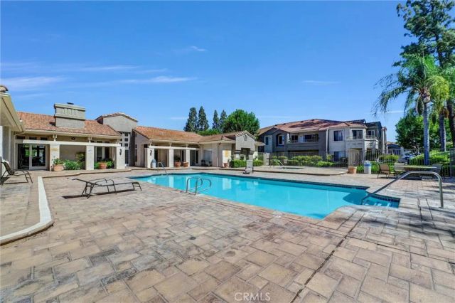 1980 Las Colinas Circle 301, Corona, CA 92879