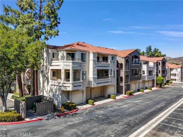 1980 Las Colinas Circle 301, Corona, CA 92879