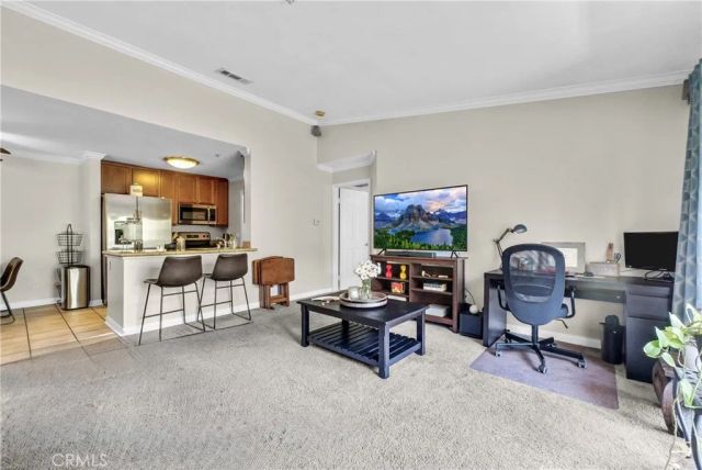 1980 Las Colinas Circle 301, Corona, CA 92879