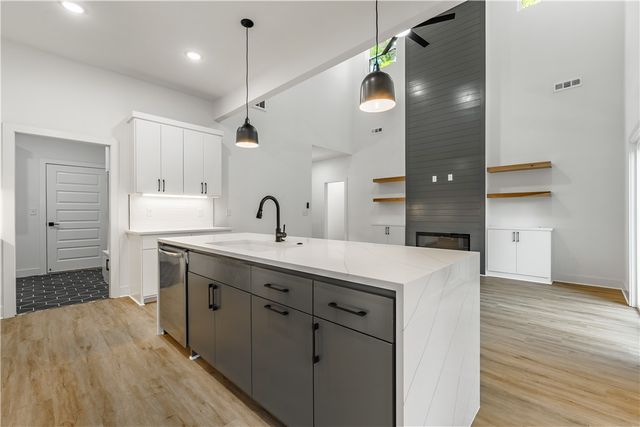 2 Damerham Lane, Bella Vista, AR 72714