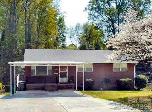 710 Manhasset Road, Charlotte, NC 28209