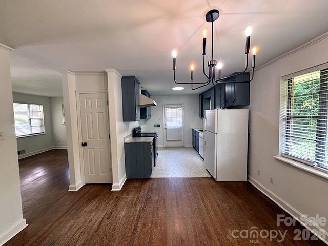 710 Manhasset Road, Charlotte, NC 28209