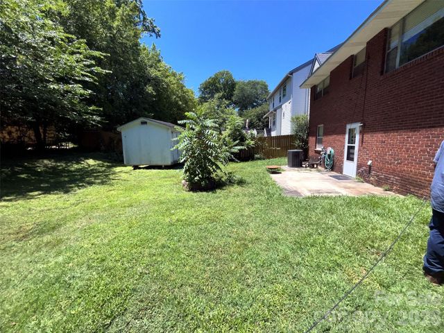 710 Manhasset Road, Charlotte, NC 28209