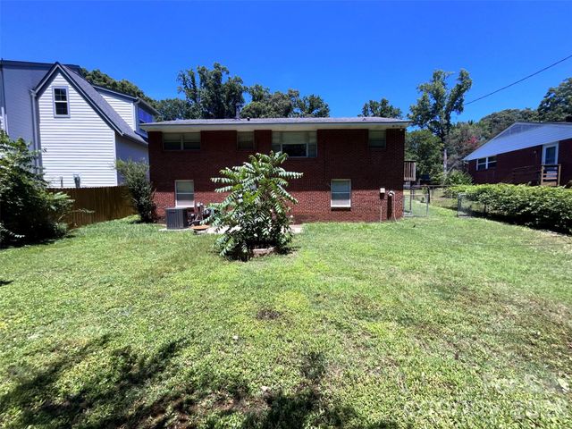 710 Manhasset Road, Charlotte, NC 28209