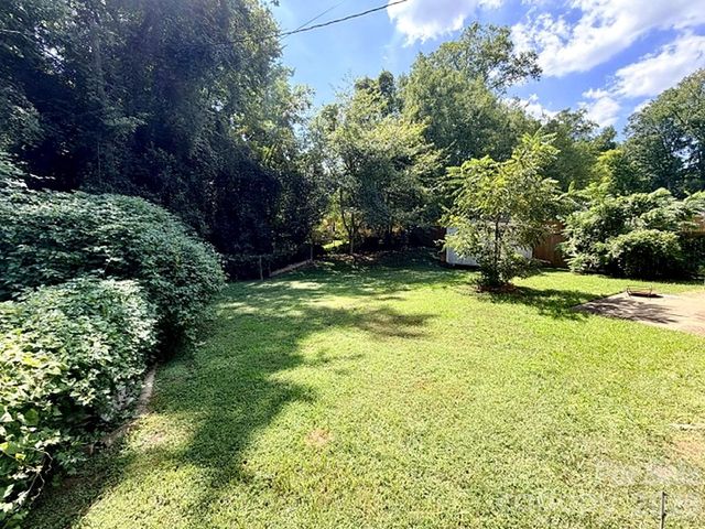 710 Manhasset Road, Charlotte, NC 28209