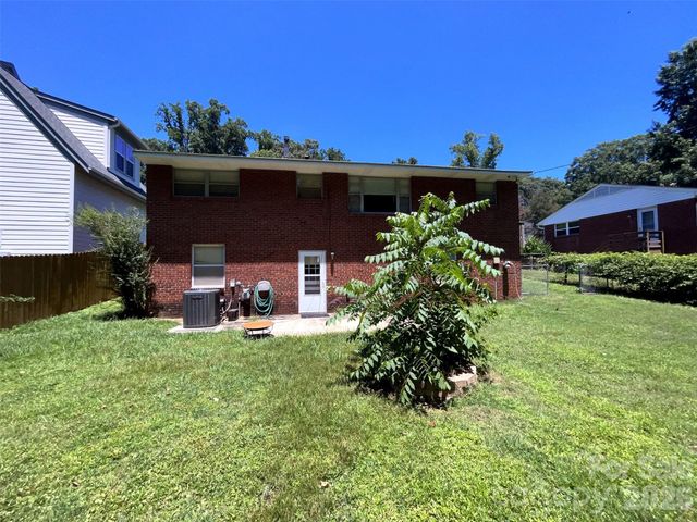 710 Manhasset Road, Charlotte, NC 28209