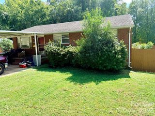 710 Manhasset Road, Charlotte, NC 28209