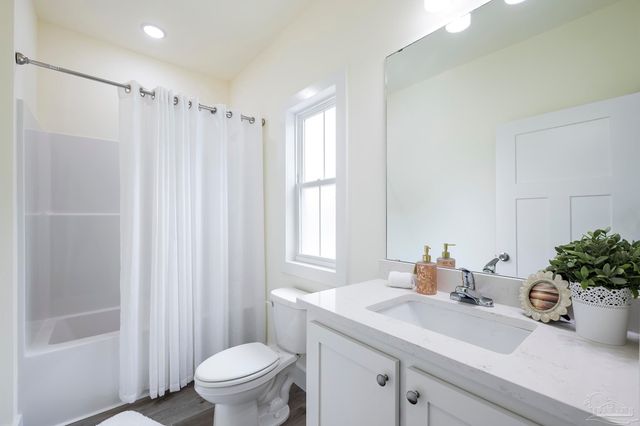 1915 W Chase St, Pensacola, FL 32502