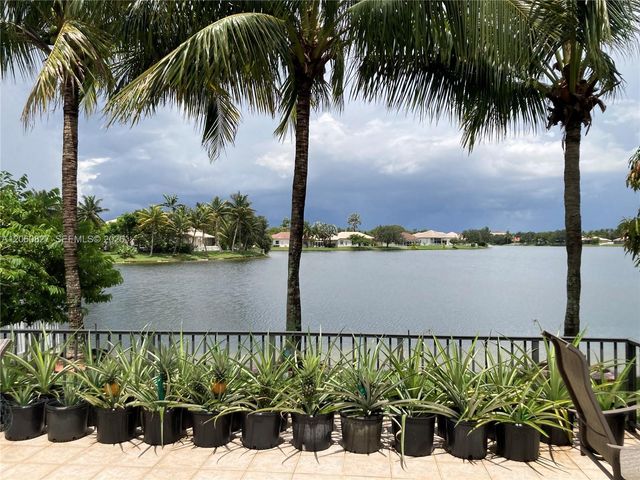 1853 NW 130th Avenue, Pembroke Pines, FL 33028