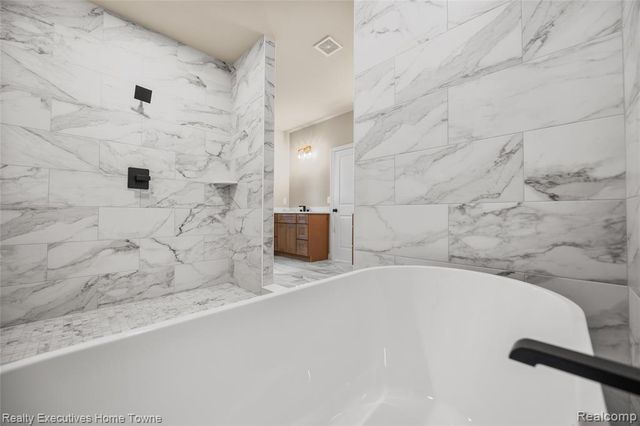 35071 Woodside Drive, Richmond, MI 48062