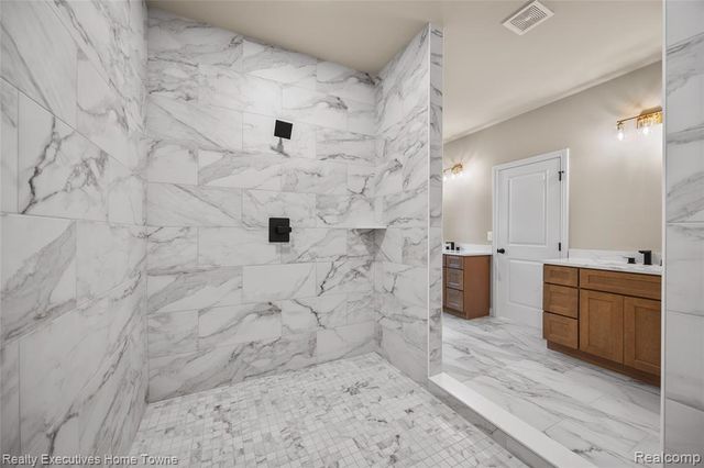 35071 Woodside Drive, Richmond, MI 48062