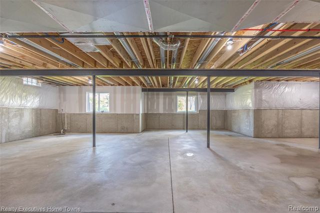 35071 Woodside Drive, Richmond, MI 48062
