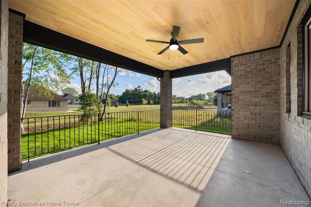 35071 Woodside Drive, Richmond, MI 48062