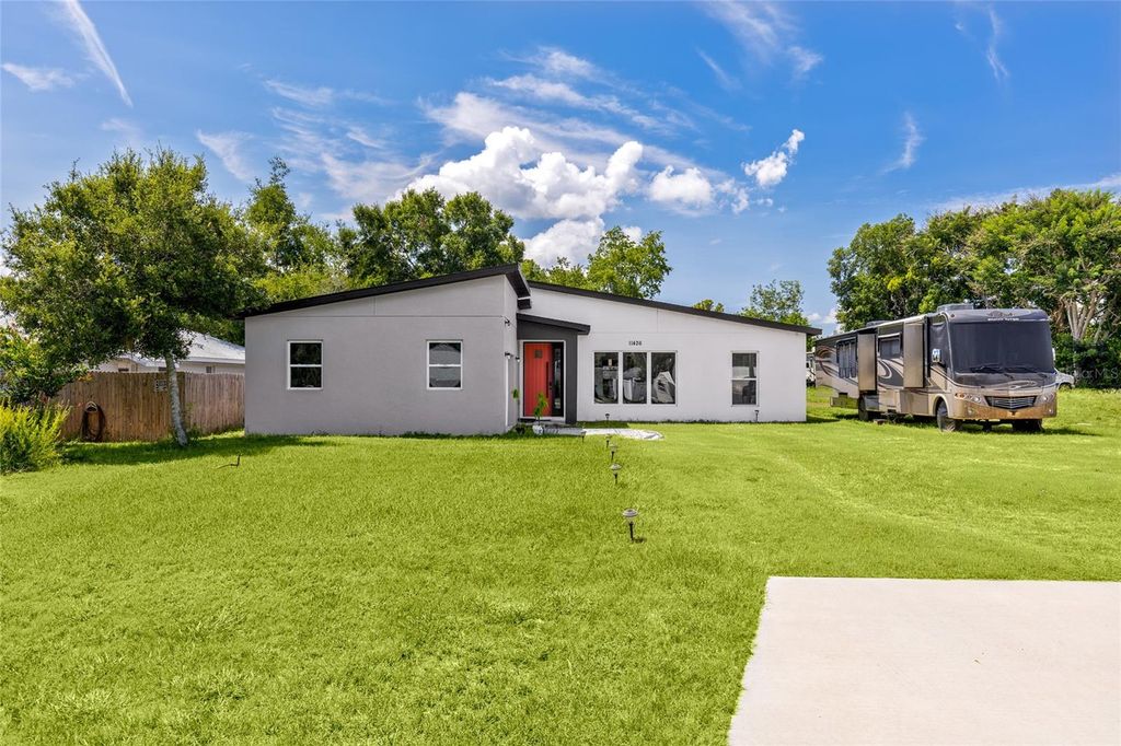 11426 LAKEVIEW DRIVE, Leesburg, FL 34788