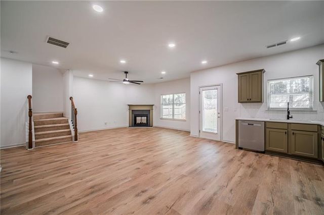 796 Grenier Terrace, Lawrenceville, GA 30045