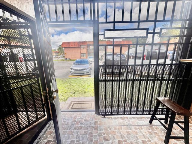 6455 W 27th Ave 44-13, Hialeah, FL 33016