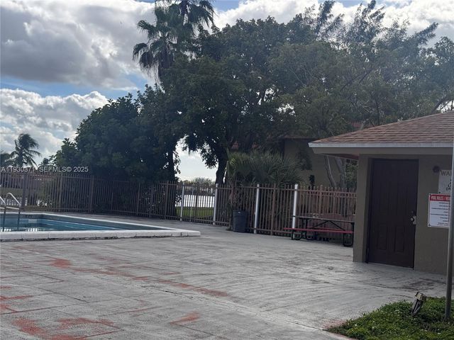 6455 W 27th Ave 44-13, Hialeah, FL 33016
