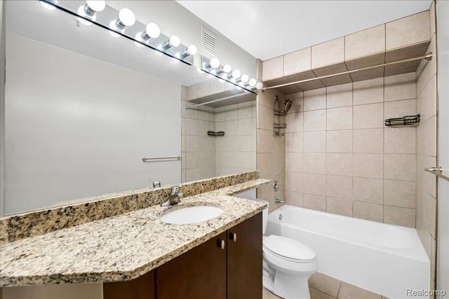 1001 W Jefferson Avenue 9A, Detroit, MI 48226