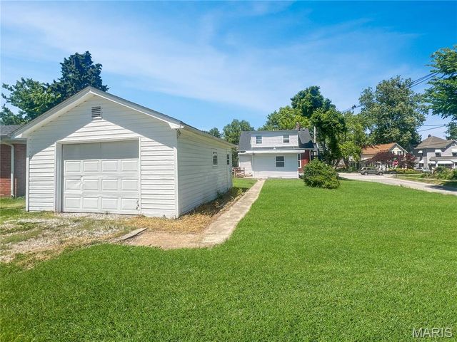 528 E Main Street, Collinsville, IL 62234
