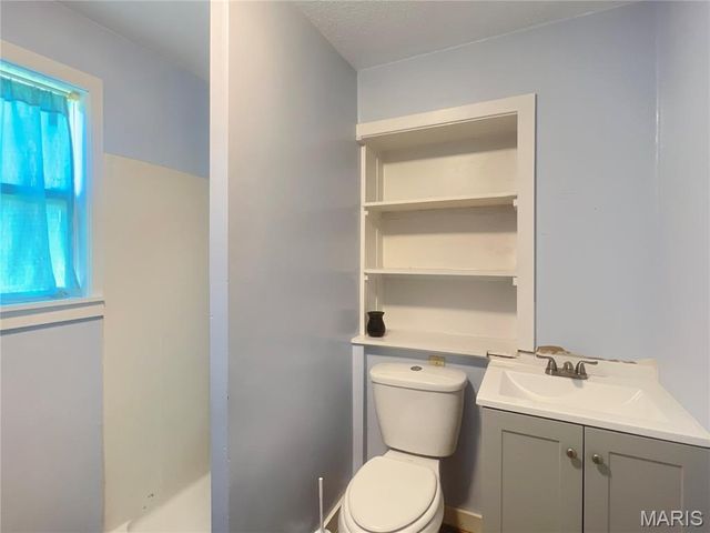 528 E Main Street, Collinsville, IL 62234