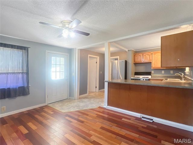 528 E Main Street, Collinsville, IL 62234