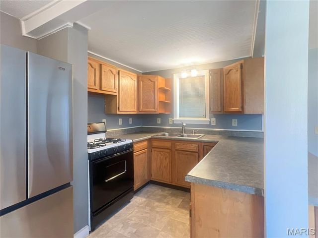 528 E Main Street, Collinsville, IL 62234