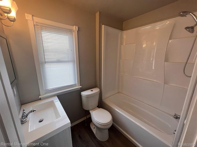 23019 Tuscany Avenue, Eastpointe, MI 48021