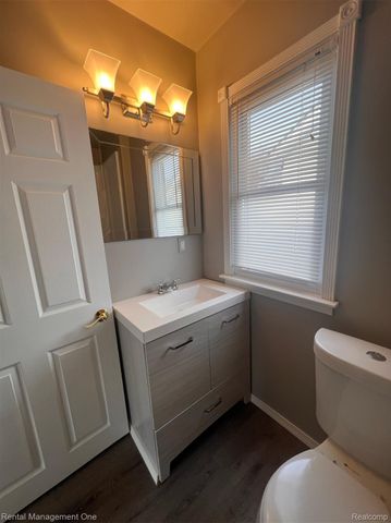 23019 Tuscany Avenue, Eastpointe, MI 48021