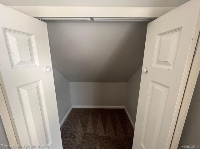 23019 Tuscany Avenue, Eastpointe, MI 48021