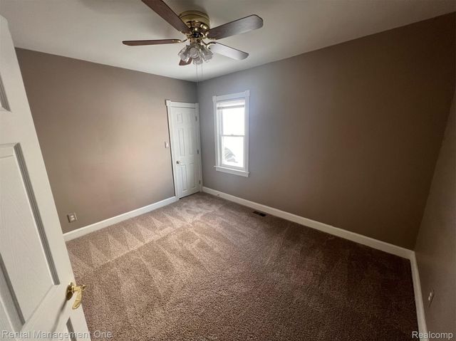 23019 Tuscany Avenue, Eastpointe, MI 48021
