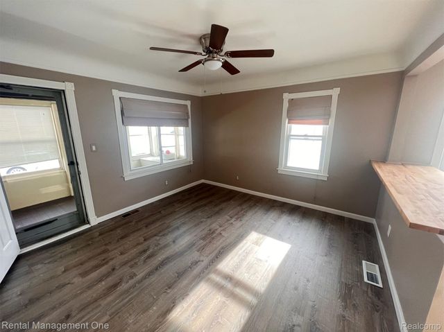 23019 Tuscany Avenue, Eastpointe, MI 48021