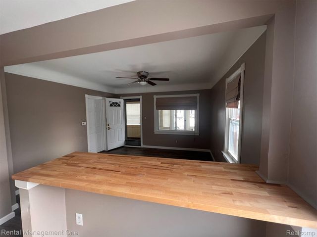 23019 Tuscany Avenue, Eastpointe, MI 48021