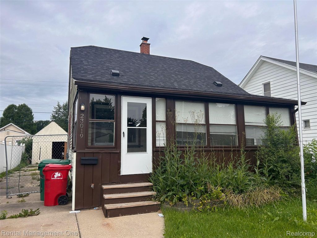 23019 Tuscany Avenue, Eastpointe, MI 48021