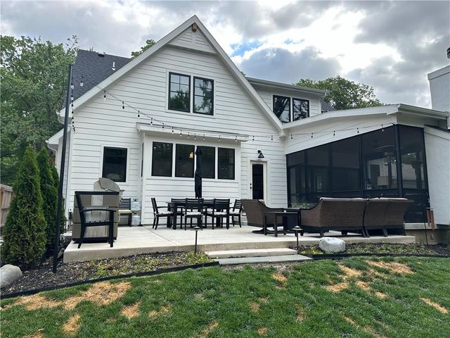 4620 W 70th Terrace, Prairie Village, KS 66208