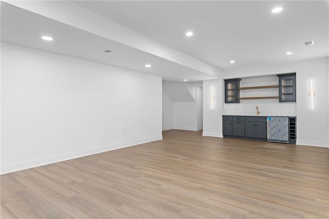 4620 W 70th Terrace, Prairie Village, KS 66208