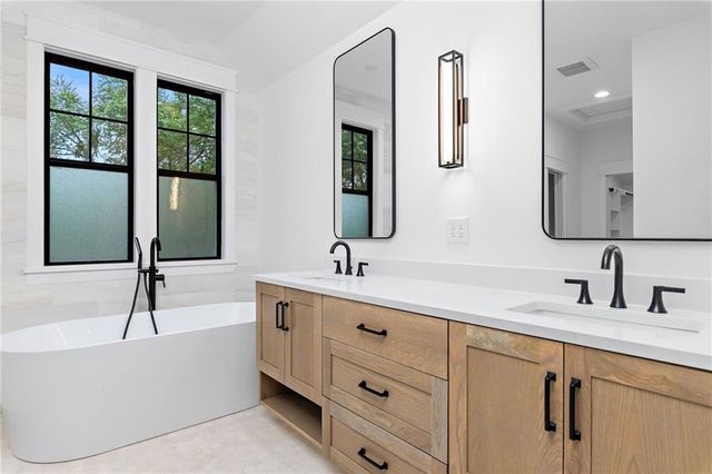 4620 W 70th Terrace, Prairie Village, KS 66208