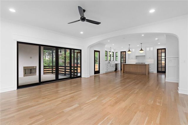 4620 W 70th Terrace, Prairie Village, KS 66208