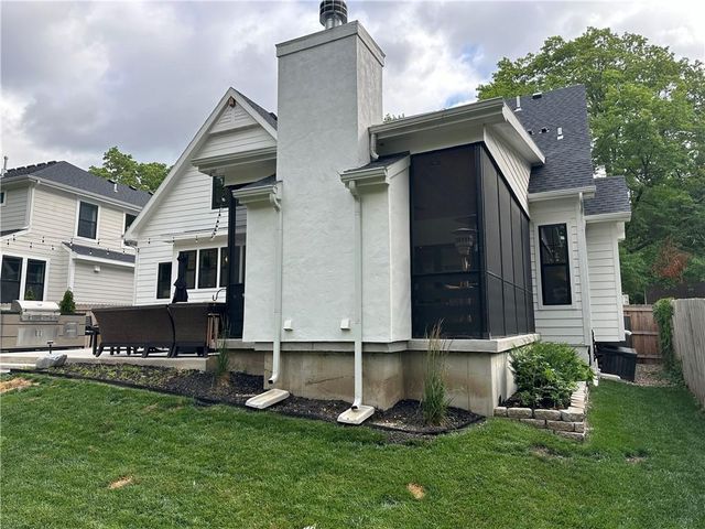 4620 W 70th Terrace, Prairie Village, KS 66208