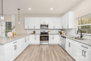 804 Plaza Walk Drive, Charlotte, NC 28215