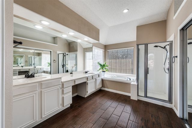 2106 Hunter Place Lane, Arlington, TX 76006