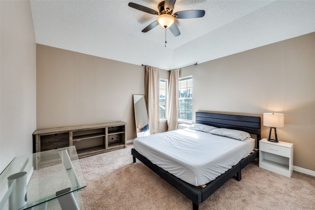 2106 Hunter Place Lane, Arlington, TX 76006